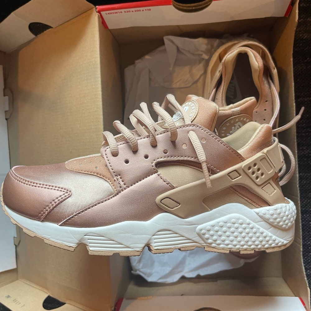 Women’s Nike Huarache Run SE